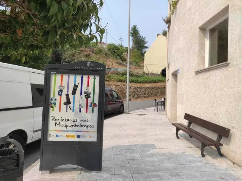 Minipunto San Cibrao das Viñas 02, cara traseira