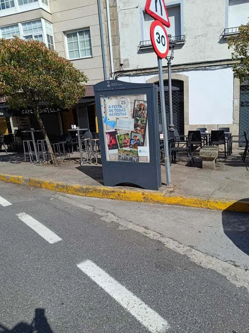 Minipunto A Pobra de Trives 01, cara traseira