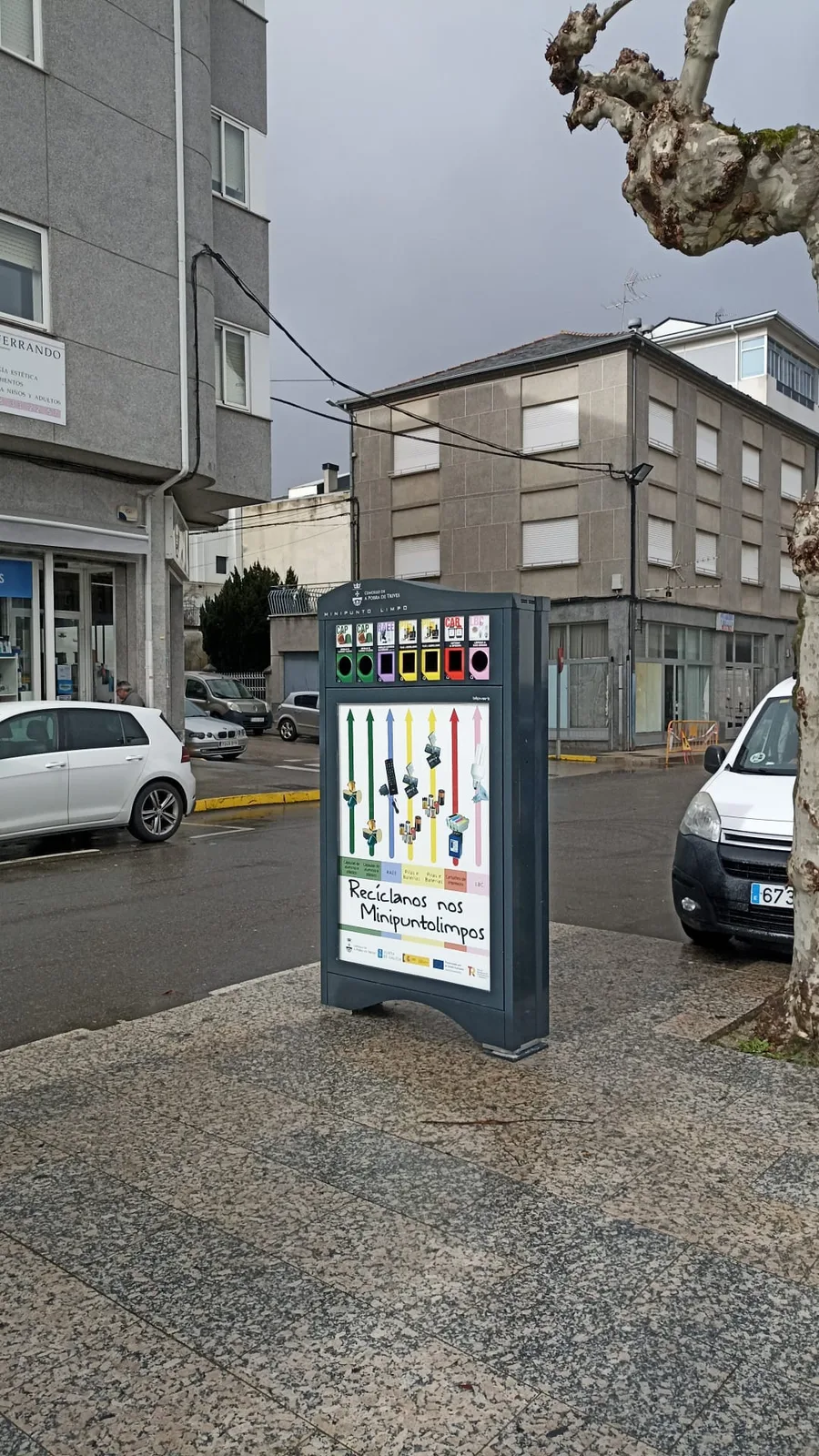Minipunto A Pobra de Trives 02, foto 1 de 2